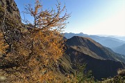 20 Intanto sguardo verso il Monte Campagano in Valcanale...